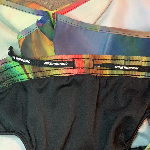 Nike running shorts - Picture 5 of 7